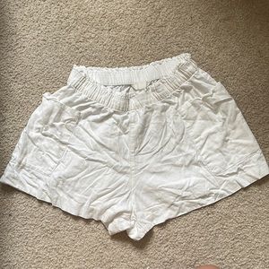 H&M white short sizeL